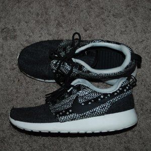 nike winter roshes size 7